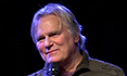 MacGyver http://www.non-stop-people.com/actu/cinema/richard-dean-anderson-la-star-de-macgyver-etait-au-paris-manga-sci-fi-show-2018-exclu