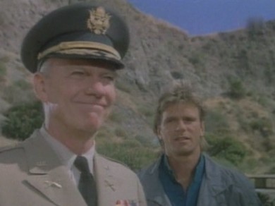 Angus MacGyver Trucs et Astuces - 2x02 L'Elément Humain - MacGyver et le Colonel Woodward