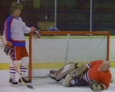 Angus MacGyver Trucs et Astuces - 3x12 Retraite Anticipée - Mac et Pete sur la piste de Hockey