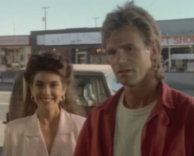 Angus MacGyver Trucs et Astuces - 4x01 Le Secret de la Maison Parker - Penny Parker et MacGyver