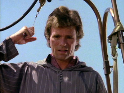 Angus MacGyver Trucs et Astuces - 1x02 Le Gantelet - MacGyver au Moyen-Orient