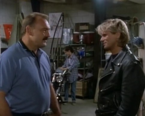 Angus MacGyver Trucs et Astuces - 7x09 Poings d'Honneur - 6