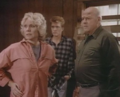 Angus MacGyver Trucs et Astuces - 2x12 Affaire de Famille - La famille Thornton au complet : Pete, son Ex-Femme Connie et son Fils Michael.
