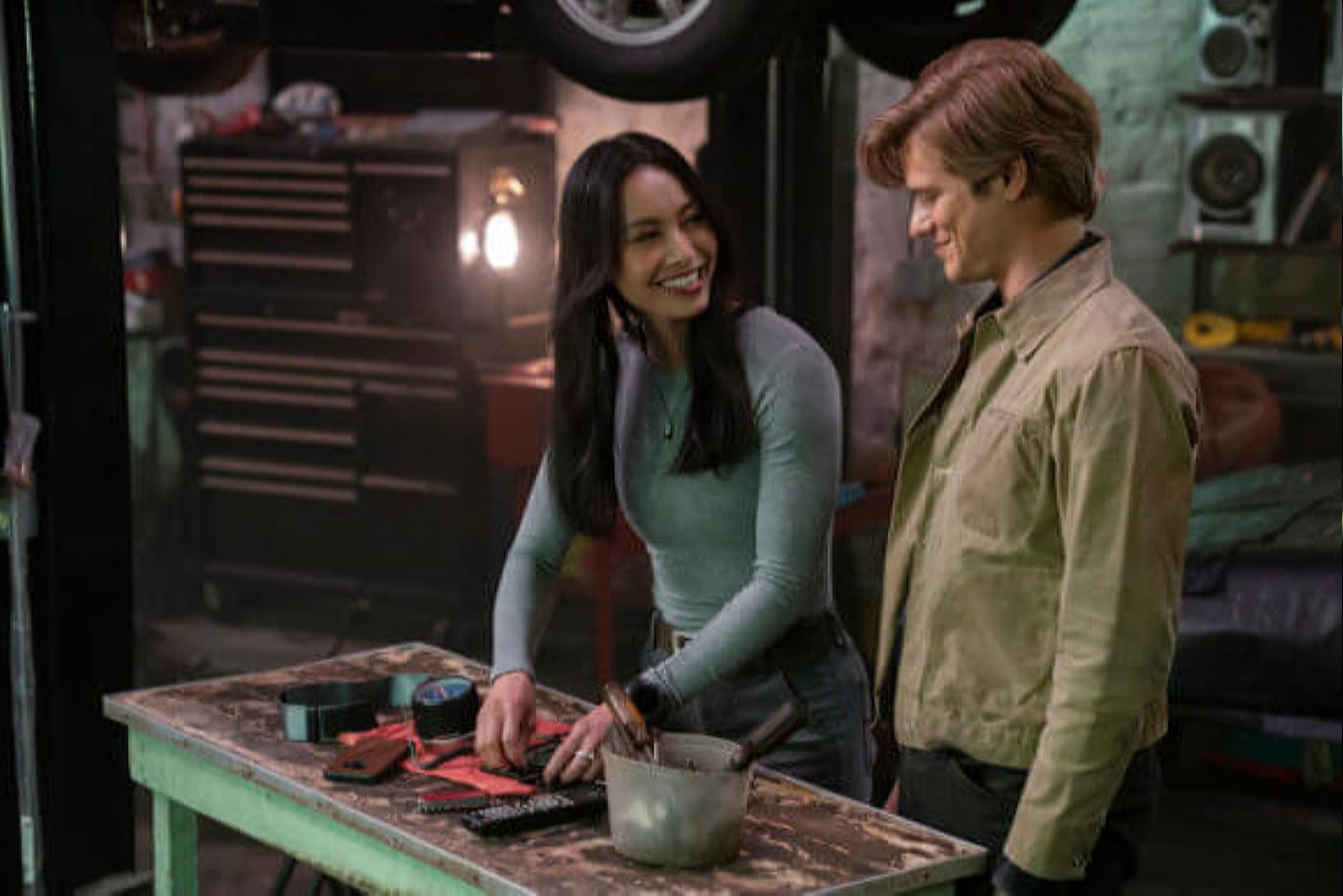 Angus MacGyver Trucs et Astuces - 5x13 Les mains de Mac - 1